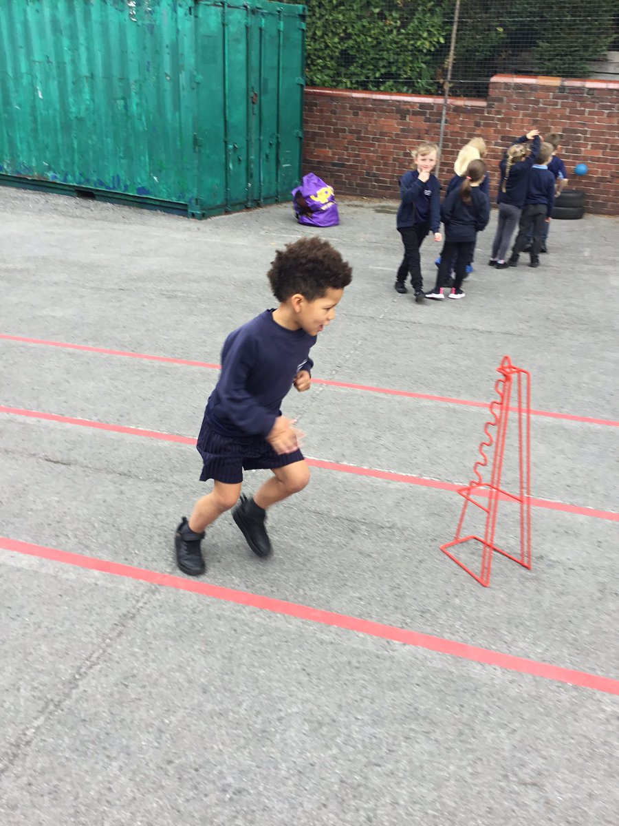 IPMATGawthorpe's tweet photo. We are working super hard on two key physical skills this afternoon - aim and agility. Lovely to see so many smiley faces enjoying their PE learning 🥰🤩👏🏼 #GCAYear1 #GCAPE #Skills https://t.co/kTsbMdzS4o