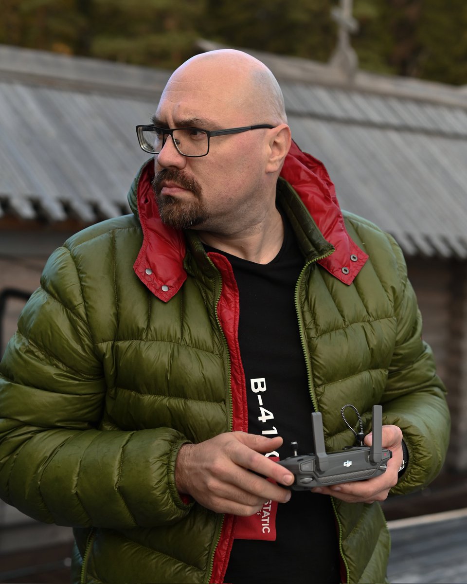 Мистер <a href="/LysyjKrol/">лысый кроль</a> там такого ебейшего на дрон наснимал