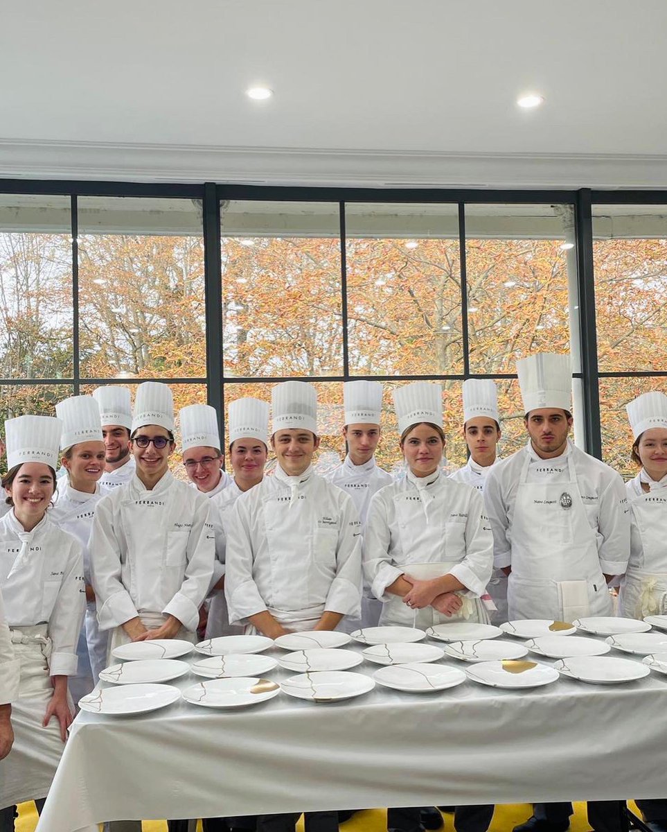FERRANDIParis's tweet photo. L'école FERRANDI Paris est fière d'avoir participé à la soirée "L'excellence gastronomique - Palmarès 2022" impulsée & orchestrée par Guides Lebey au Pavillon Gabriel ✨
#guidelebey #gastronomie #chef #ferrandiparis #lebey @EditionsLebey @FERRANDIParis https://t.co/J9id689dy7