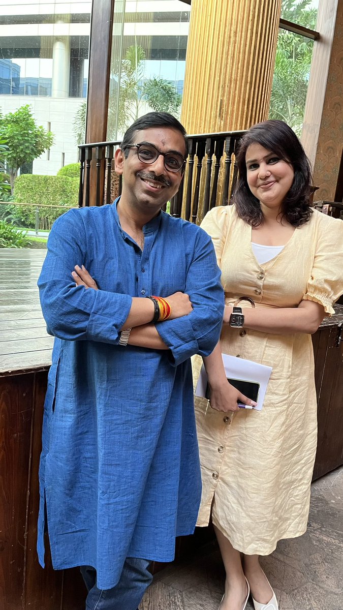 india_singhal's tweet image. It’s the friends we meet along the way that help us appreciate the journey.

Great meeting you #SambhaviSingh today at this networking evening 🥂

#NetworkingEvening #AfterParty #navaratri2022 #KhubaniDelhi