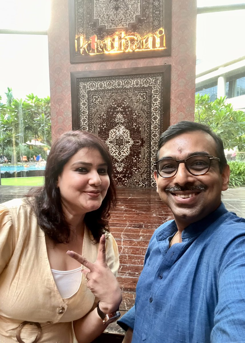 india_singhal's tweet image. It’s the friends we meet along the way that help us appreciate the journey.

Great meeting you #SambhaviSingh today at this networking evening 🥂

#NetworkingEvening #AfterParty #navaratri2022 #KhubaniDelhi