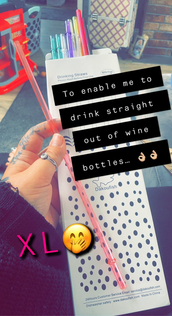 x_jessca's tweet photo. #wine #alcoholic #bestinventions #straws #thirteeninch https://t.co/9vMw4md04V