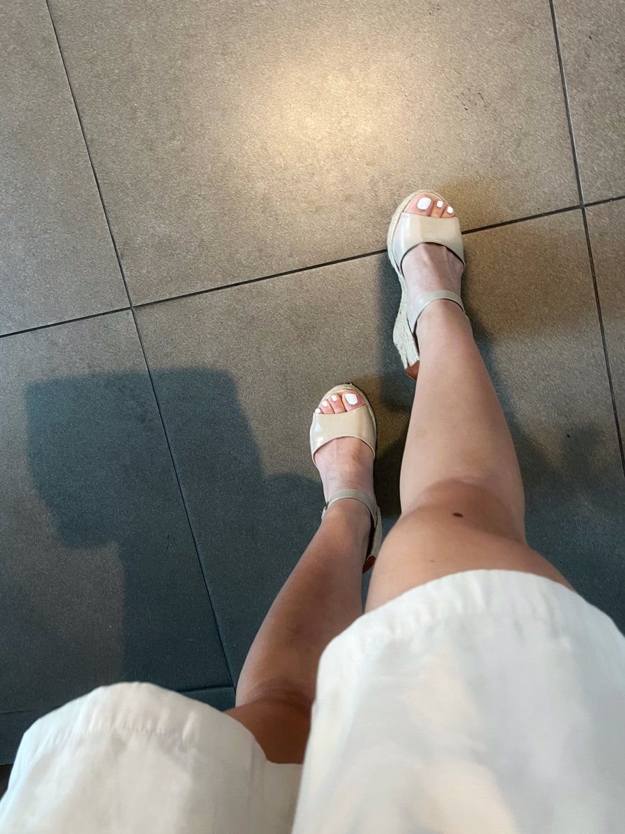 veroglamfeet's tweet photo. Legs for daysπ₯π₯ #amazingprofile #feetfascination #feetaddict #footaddict #smallfeet #footfetish #feetfetish #prettyfeet #sexyfeet #highheelsfetish #footfetish #feetworship #feetfethish #CuteFeet #feetfetish #ticklefeet #feetcommunity #FeetPlay #higheels #whitenails #legs #leg https://t.co/5jhPH3CdRB