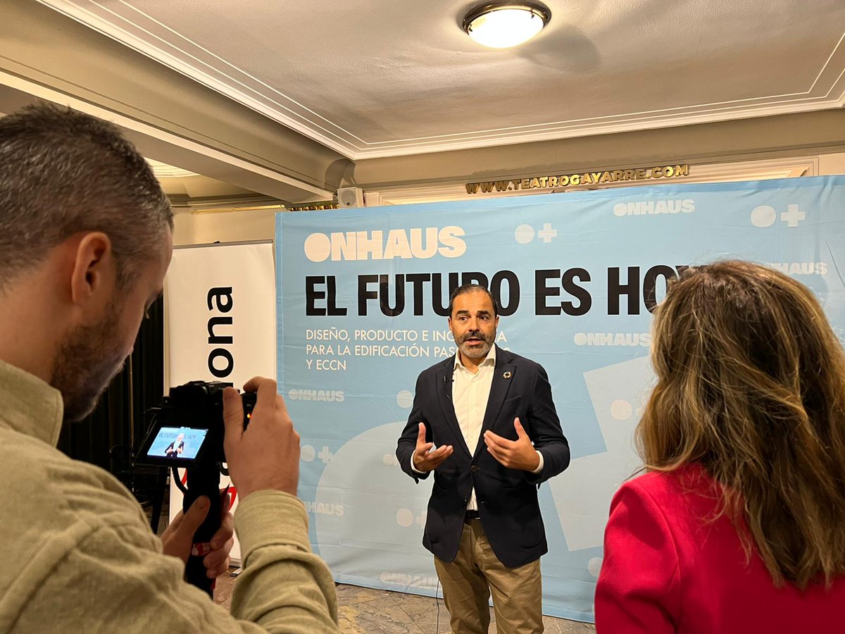 KnaufInsulSpain's tweet photo. 📢Hoy hemos tenido el placer de asistir a #NavarraBuildingForum2022, el encuentro sobre #ConstrucciónSostenible en #Pamplona organizado por @on_haus.

👏¡Enhorabuena por el evento!

#NBF22 #Eficiencia #Passivhaus #ECCN #ForABetterWorld #ConstruirMejor https://t.co/zlDZXJNzJ5