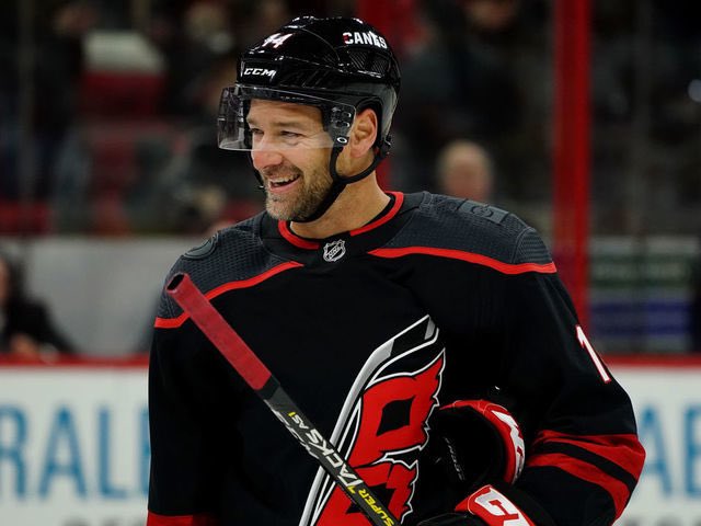 JWHockeyCamp's tweet image. Sending a big happy birthday to @JustinWilliams 🥳🥳 

@Canes how about another win for Mr Game 7 tonight 👀👀