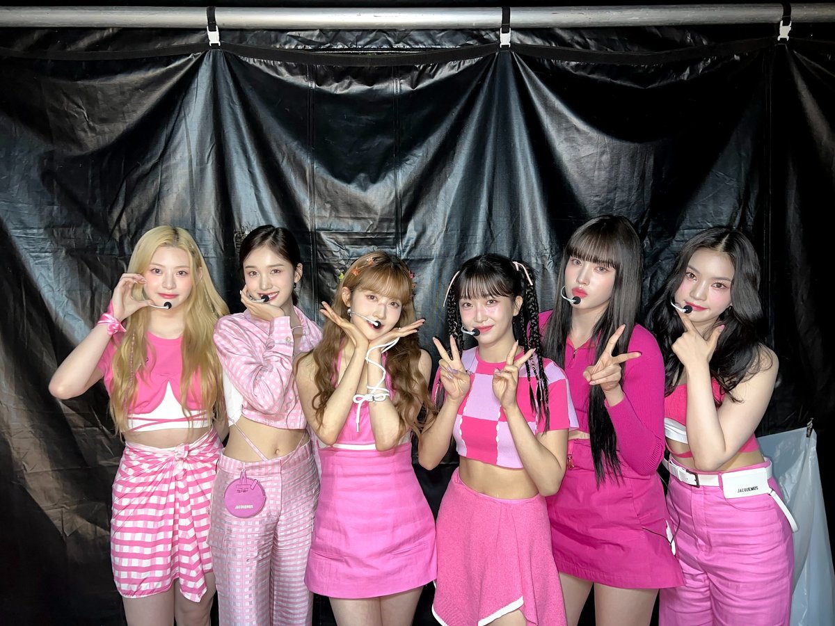 seohyuntjin's tweet photo. Thank you for having us, Open Concert! It was sooo much fun for us🍭 https://t.co/qwSla30wp6