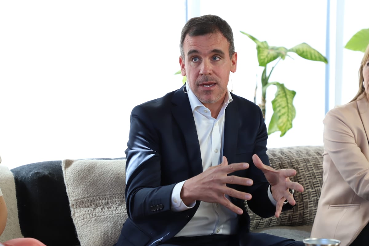 🗣 <a href="/AmbitoDebate/">Ambito Debate</a>| Cómo piensan los CEOs en Argentina

🎙<a href="/julianguarino/">Julián Guarino</a>

👉 Martín Galdeano, CEO de Ford Argentina: "Con la pandemia tuvimos una crisis por la falta de componentes que manejan la tecnología en los autos. Esa complejidad es lo que estamos terminando de consolidar"