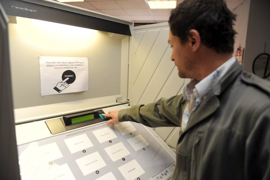 DURIOT_pierre's tweet photo. Le doute de la machine à voter
https://t.co/PFvj0LhXNc
Gilles La-Carbona, secrétaire national du RPF https://t.co/LpgiFs8wiF