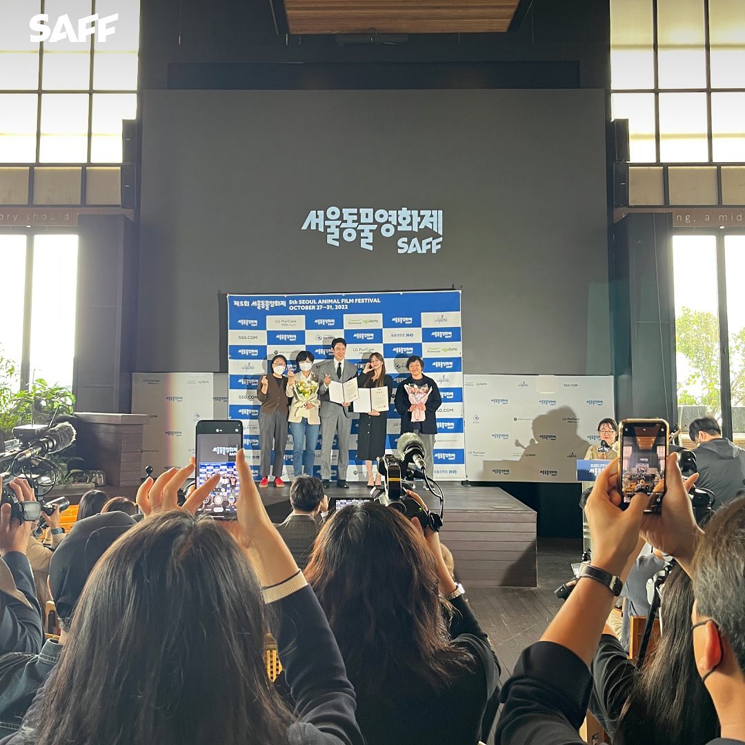 yooyeonseok_ph's tweet photo. KARA IG update 221004 

#SeoulAnimalFilmFestival #AnimalFriends #YooYeonseok #HanBoreum #BaekYerin  #Animal_rights_advocates #Film #AnimalFilms #Korea_animal_rights_advocates

https://t.co/C1NvpTIsG4 https://t.co/vZkAhpmKRK