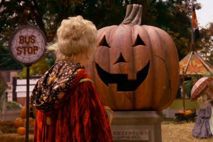 CINEMAGEMS's tweet photo. Halloweentown (1998) https://t.co/AJkaSspu9K