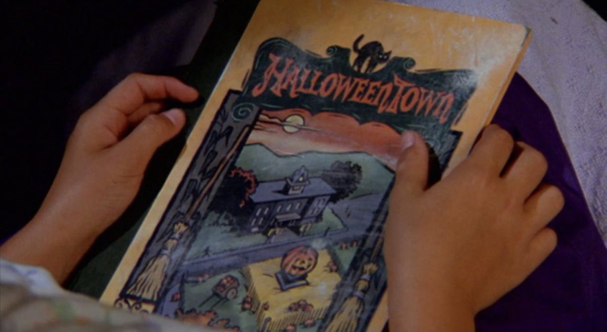CINEMAGEMS's tweet photo. Halloweentown (1998) https://t.co/AJkaSspu9K