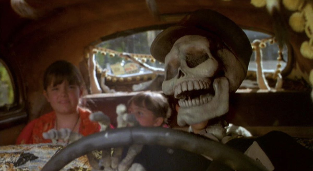 CINEMAGEMS's tweet photo. Halloweentown (1998) https://t.co/AJkaSspu9K