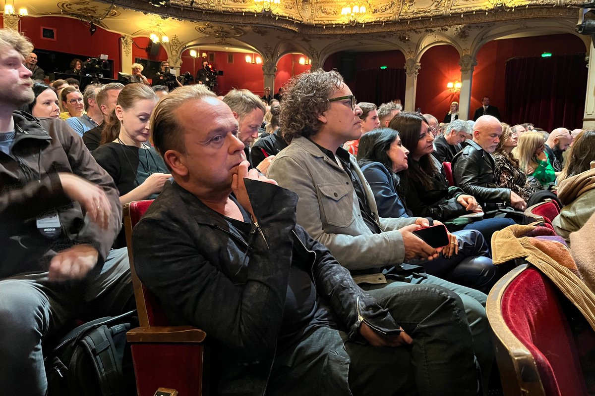 PeterToo's tweet photo. #depechemode Press Event (photo credit Sven Darmer) https://t.co/6UOngrZrKA