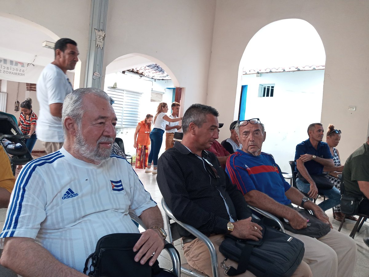DominguezRemon's tweet photo. Preside nuestra primera Secretaria del Partido en Granma Asamblea de la filial de la UNEAC en Manzanillo. #ProvinciaGranma. #CubaPorLaPaz. @CapoNapoles.@escribano_cruz .@AlexanderSpec18 . @YordanyFonseca https://t.co/R8GXfZkgQ3