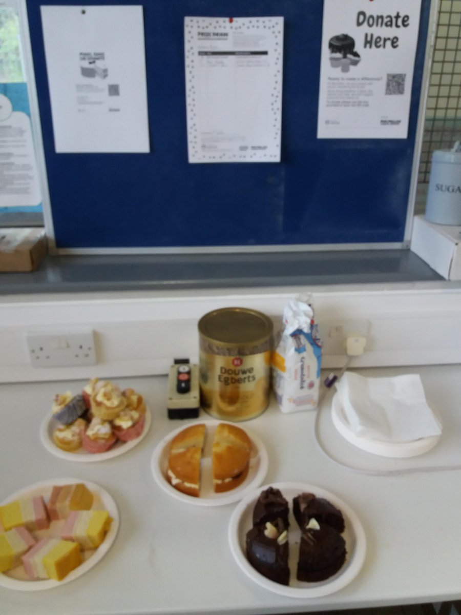 datashreduk's tweet photo. Amazing support at Restore Datashred last week, baking &amp; eating cakes to raise money for Macmillan Coffee morning! 🍰💚

Thank you to everyone who brought in their delicious cakes and donated together we raised over £500! 🙌

#macmillancoffeemorning #charity #datashred #shredding https://t.co/lG8lvHD7jg