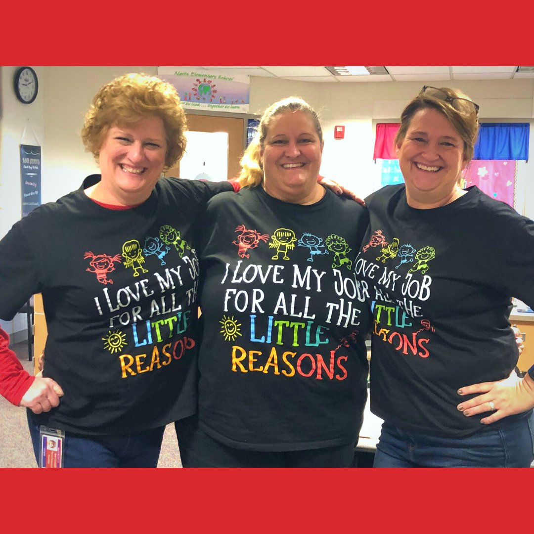 MarysvilleEVSD's tweet photo. Our MEVSD staff members love their jobs, and it shows! The office staff at Navin Elementary is a perfect example! ❤️💙 #PTMB #MEVSD https://t.co/BH4HGCFXZg