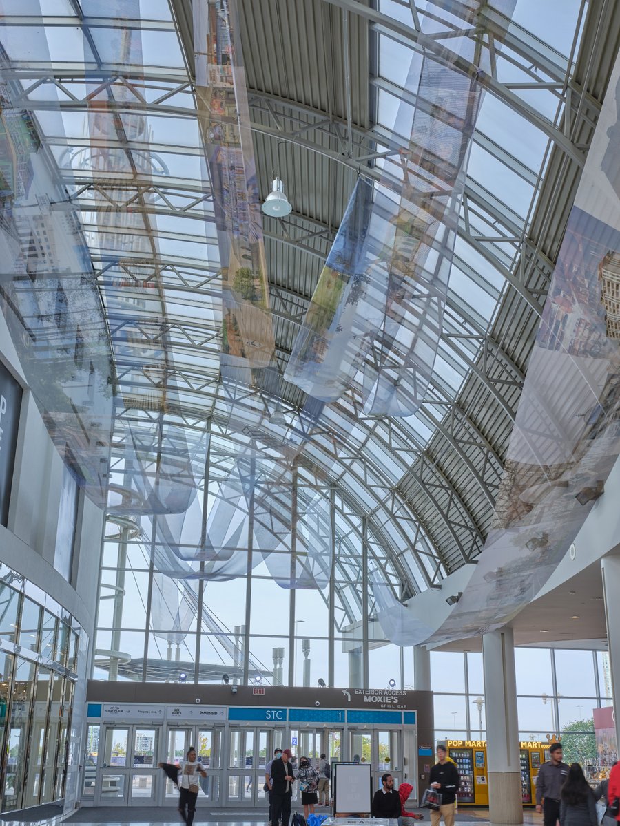 esmondlee's tweet photo. Nuit Blanch is officially over but you can still see 'Spatial Threads' until this Sunday. Come back during the day to see my dynamic installation transform by various lighting conditions. Cloudy days and sunny blue skies are both nice ways to enjoy the art!☀️⛅☁️ #ScarbTO #NBTO22 https://t.co/gB1UDQ1kzO