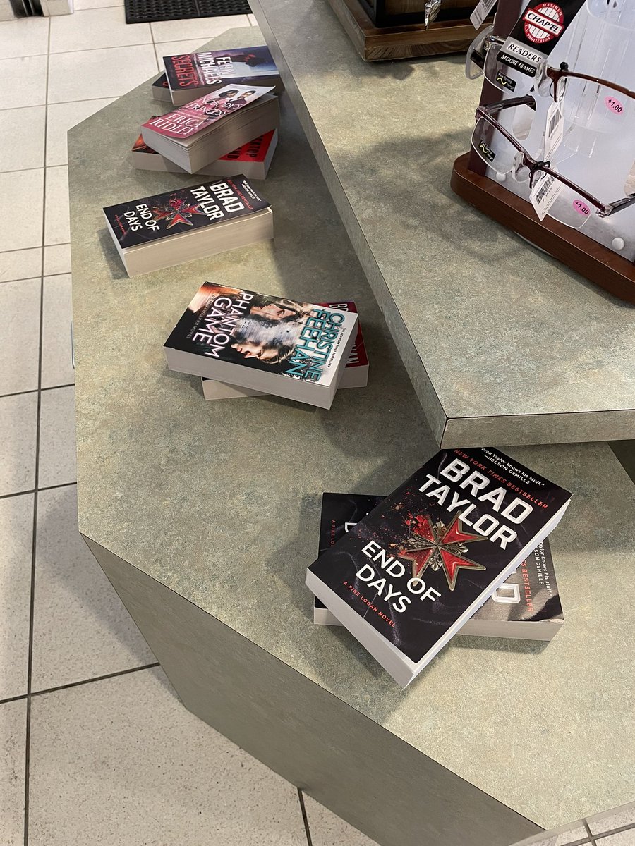 JackStewartBook's tweet photo. Pretty anemic selection of books in the Panama City Beach airport, but my friend @BradTaylorBooks is well represented! #ECP #Delayed #GoHomeDay https://t.co/Cs912zrRKD