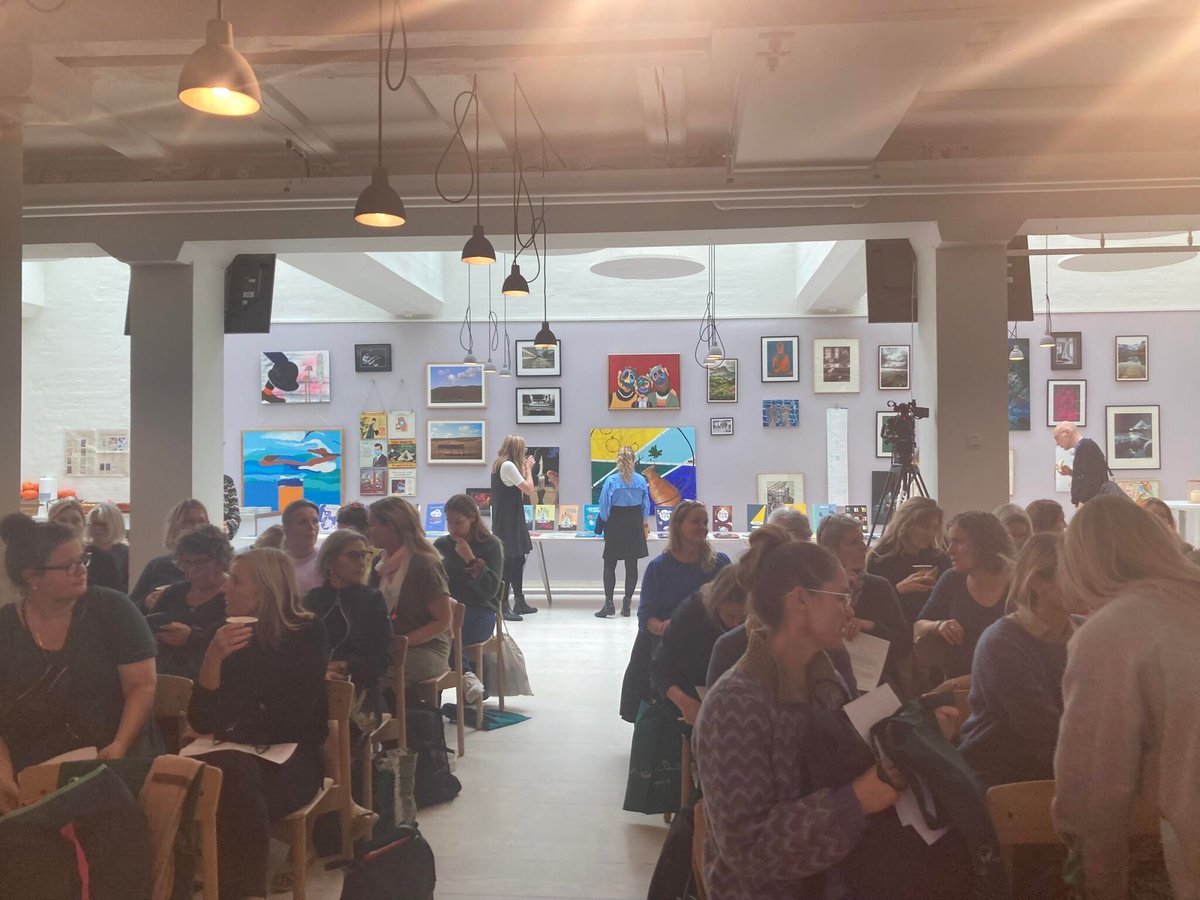 karinakiaer's tweet photo. I dag har jeg haft fornøjelsen af at holde et oplæg på Gyldendals læsevejlederkonference. Tak for et godt arrangement og tak muligheden. https://t.co/PWlFNG1fYe