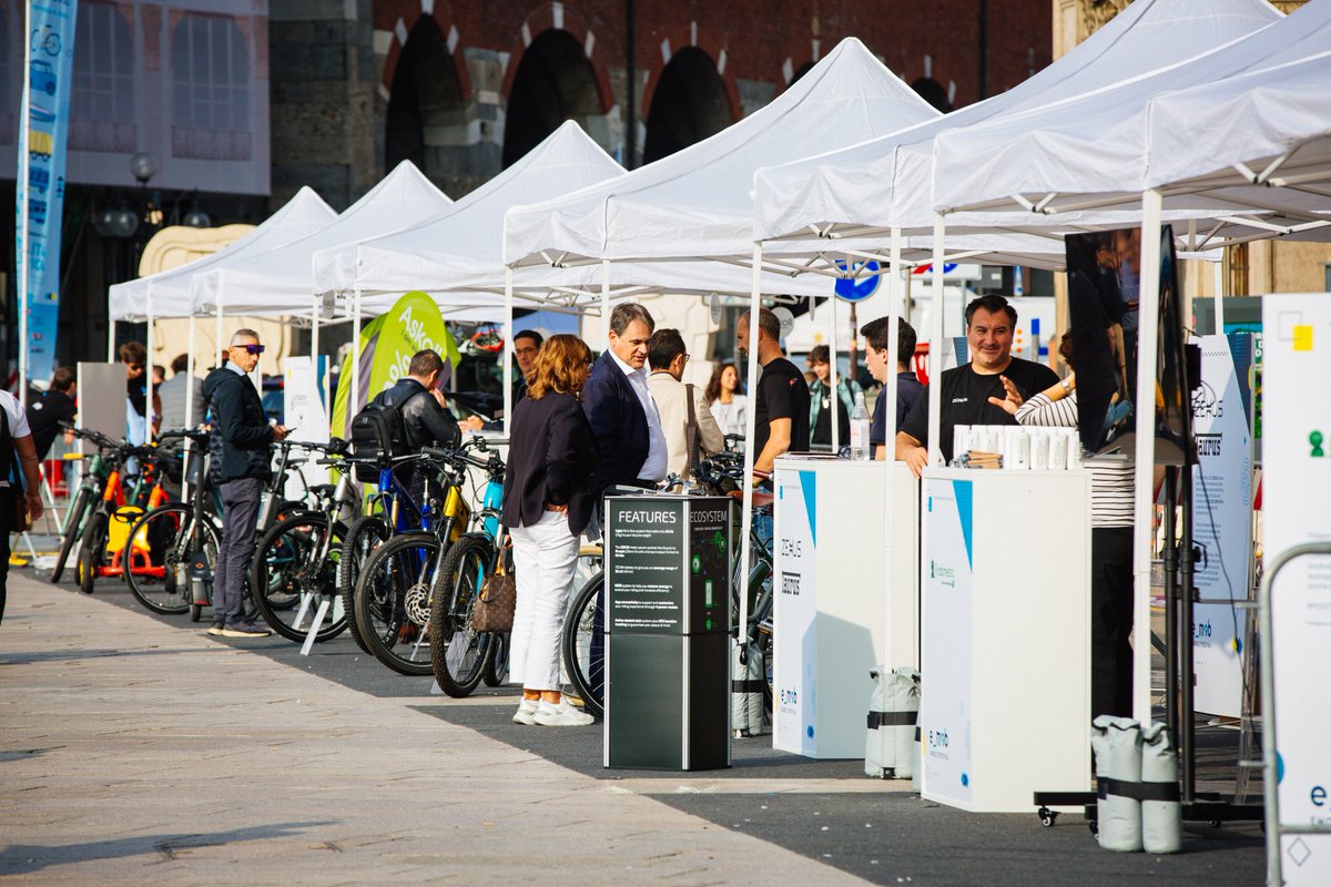 EmobItalia's tweet photo. 𝗲_𝗺𝗼𝗯 𝟮𝟬𝟮𝟮, 𝘃𝗶𝘀𝗶𝗼𝗻𝗶 𝗽𝗲𝗿 𝘂𝗻 𝗳𝘂𝘁𝘂𝗿𝗼 𝗴𝗿𝗲𝗲𝗻
 Leggi il comunicato completo 👉https://t.co/tfXmtLoNsL
#emob2022 #MobilitàElettrica #MobilitàSostenibile #eMobility #milano #milanocity #even https://t.co/CZEVp929n8