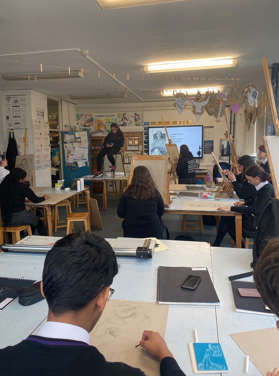 Really productive life drawing workshop with the AS students this afternoon, I've been so impressed with their determination and focus so far this term. 👏👏👏