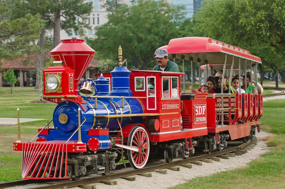 IshwariaMD's tweet photo. @thpmurphy #TuesdayConfession I ride the mini train at our @HermannPark to ‘supervise our kids’ but truthfully I plan to ride it long after they outgrow it.

🌐https://t.co/QxQLtS7xUi https://t.co/rEdQujDxHI