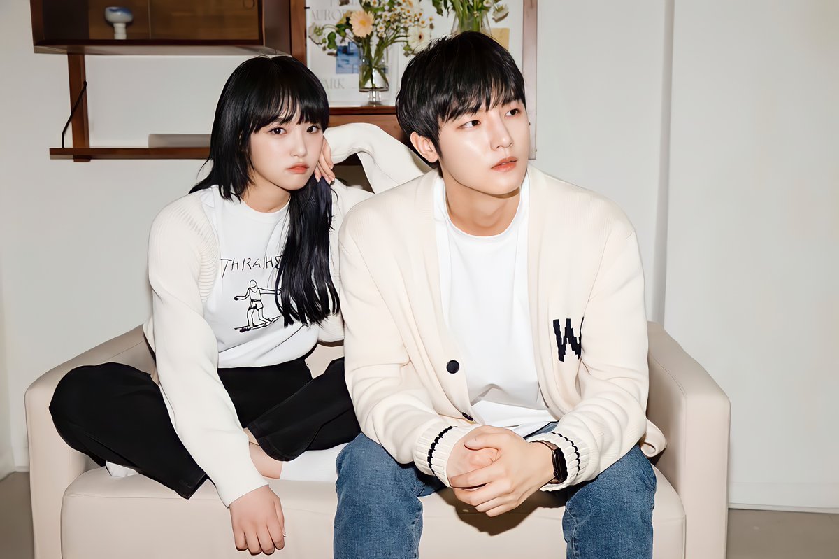 npomvtt's tweet image. 😂 Os irmãos Yena (solista) e Sungmin (ex SPEED) falaram que Chaewon (LE SSERAFIM) vai tanto visitar Yena, ao ponto de já ter dormido lá, que deveria até pagar aluguel.