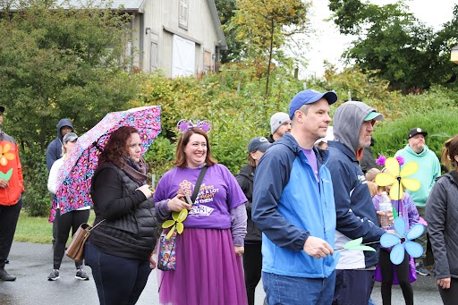 MessiahLifeways's tweet photo. On Saturday, several Messiah Lifeways team members supported the @alzassociation at the 2022 Walk to End Alzheimer’s. They walked two miles as #ONETEAM, carrying pinwheel flowers that honored those with memory impairment—united in the hope for a cure. #EndAlz https://t.co/2rjpz5Watb