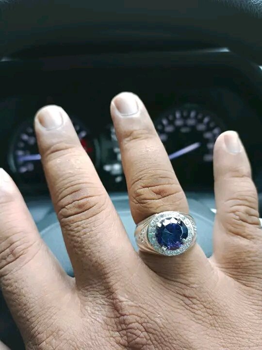pukaw_pukaw's tweet photo. (Rp.1.7 billion)., Purple Patchouli ( Purple Sapphire ), 1968 First held by my parents ( -+54 years ago) Until now, and 1940 in the hands of my grandfather ( -+ 82 years ago ), and was held by my grandfather from my parents in 1800 san ( -+222 years ago )
@coinkit_ mon 1 100 tzc https://t.co/nh3S9WnZdo