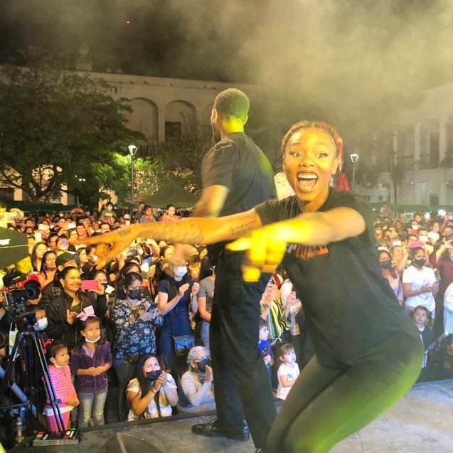 Mientras me preparo a dejar Bolivia, recuerdo la última recepción del 4 de Julio, donde juntamos jazz, música electrónica y rap de El Alto. Un placer apoyar al arte en Bolivia con el FestiJazz, Step Afrika!, el Festival de Música Barroca y otros programas.