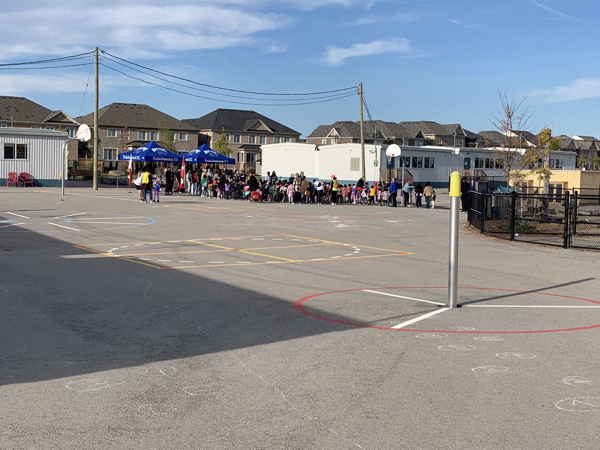 Terry Fox Run lives in our kindies at Viola Desmond Public School <a href="/DesmondHDSB/">Viola Desmond Public School</a> #Violathisismewhoareyou
