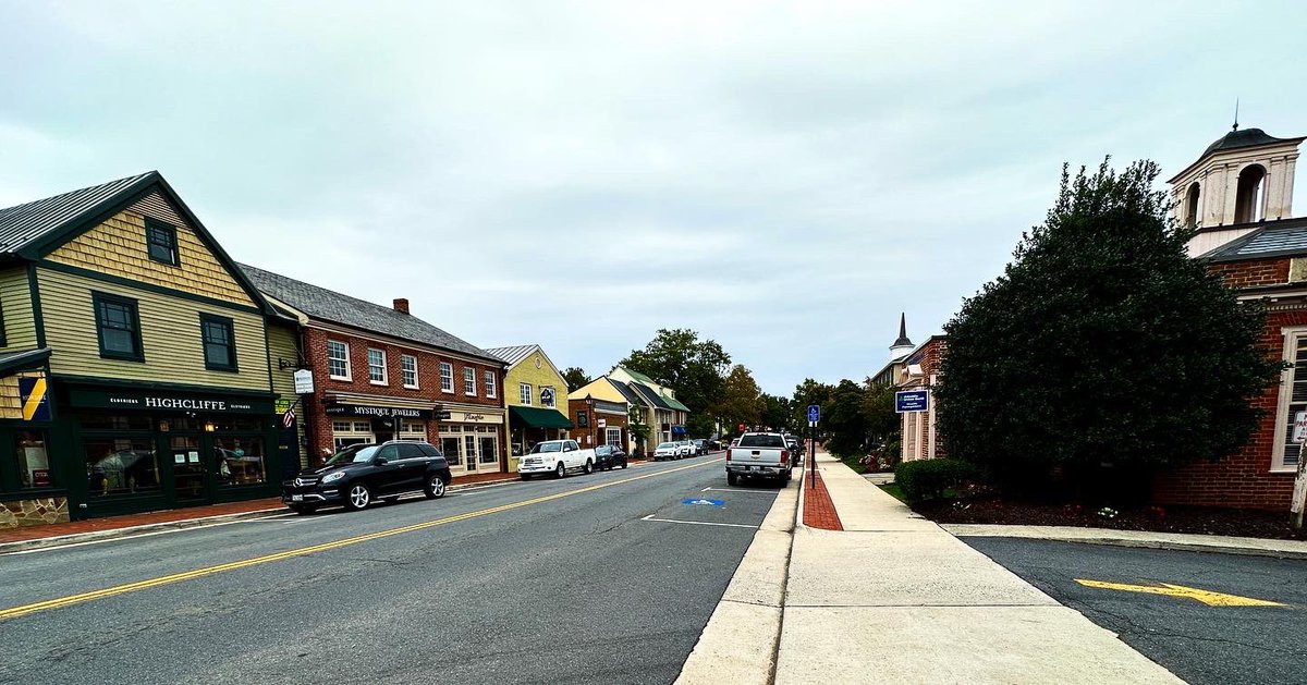 CaitBarron's tweet photo. Loved exploring the quaintness of both Middleburg and Purcellville in Virginia during my most recent #Staycation! https://t.co/eZiswwt0Er