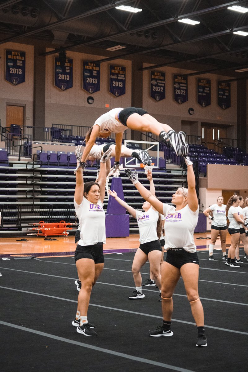 CruAcroTumb's tweet photo. ⚡⚡

#gocru https://t.co/Ps3Dmp7Qrp