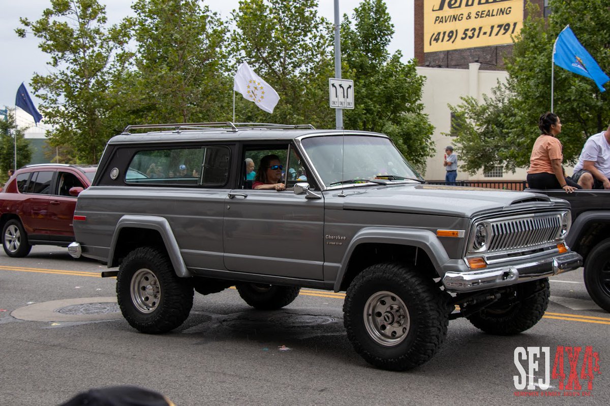 Let's see your #Jeep parade photos ⚠️