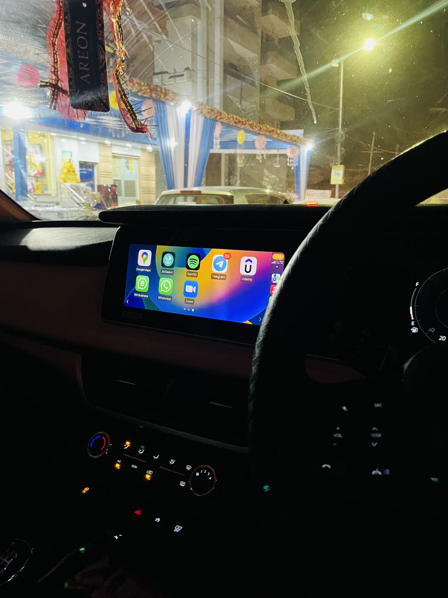 drbhati0405's tweet photo. Upgraded with Apple CarPlay #xuv700 #applecarplay @anandmahindra @MahindraXUV700 @18002096006 https://t.co/5Bv0CyD1qW