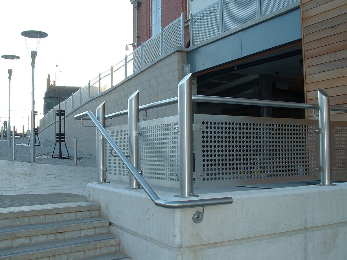 Boll_Ards's tweet photo. Post & Rail / Post & Panel / Step Unit Combo at #Sale Town Hall. itilising the ASF 5006 post and rail system. #ASF #StainlessSteel #StepUnit #Bespoke https://t.co/seJOfVW9v7