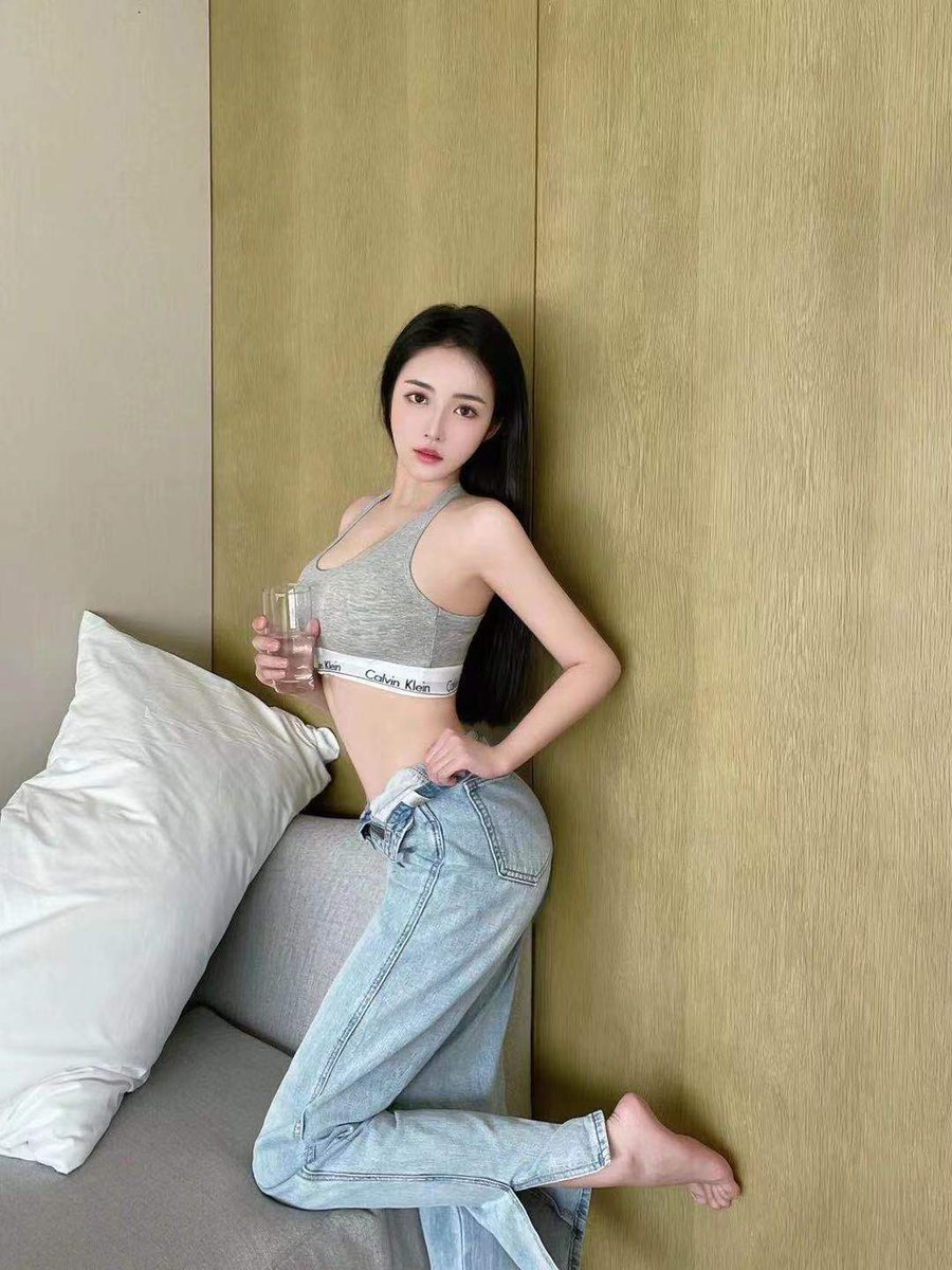 chenyan123321's tweet photo. 吼吼闺蜜出道跟我一起干啦，吼吼吼 https://t.co/CTc1ztfTiJ