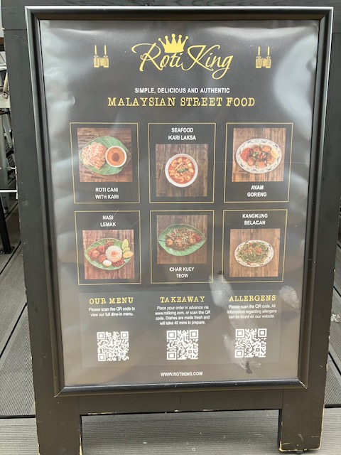 cindygallop's tweet photo. The obligatory and these days, wildly convenient + enjoyable quick stroll over Chelsea Bridge to @BatterseaPwrStn to pick up Roti King deliciousness. Beef rendang for my mother's dinner, spinach-and-cheese-stuffed roti for my late lunch 😍 #RotiKing https://t.co/X2wA2bAvMf