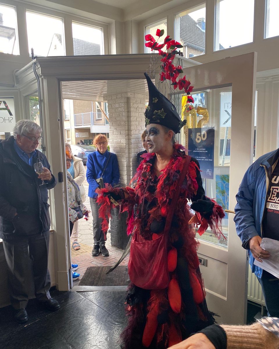 Wat een geslaagd feest was het 🎉Zondag 2 oktober vierde Arti Shock haar 50-jarig bestaan. A.s. Zondag 9 oktober gaan we verder met de opening van de speciale jubileum expositie ‘winnaars Arti Shock Prijs 1991-2022’ Aanvang 15.00 in de galerie. Schoolstraat 26 Rijswijk.