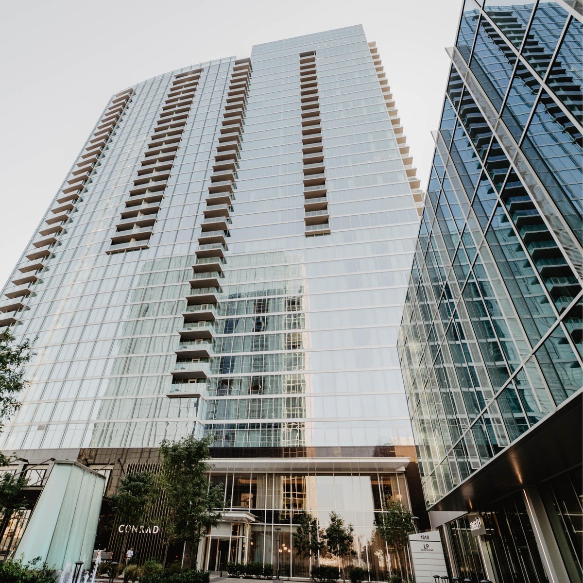 MarkDeutschmann's tweet photo. Four luxury penthouses in Nashville’s premier Broadwest building. Contact Danielle Helling from The CityLiving Group sales team to learn more.

Image: Grace Manor Film Co

#broadwest #penthoues #luxuryliving #nashvillerealestate https://t.co/idTGFqfAcb