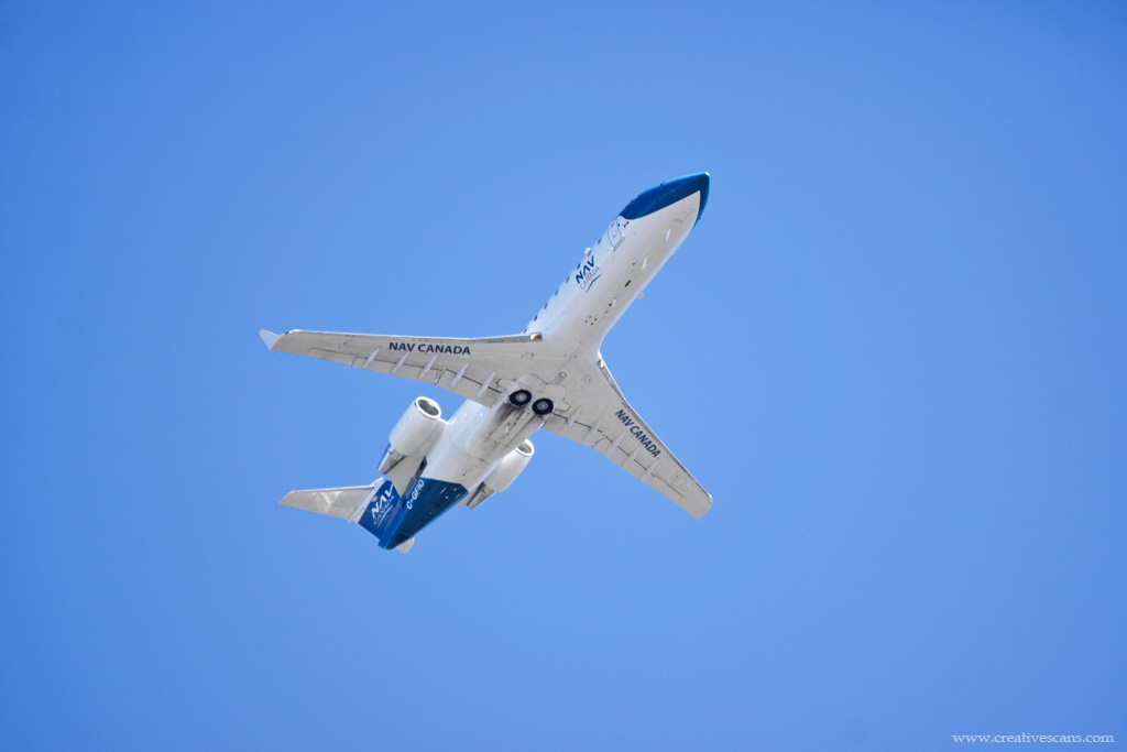 ztravica's tweet photo. A series of photos of @navcanada doing flight checks around @yvrairport recently. #NavCan #yvr #avgeek https://t.co/EFWqh6XrXR