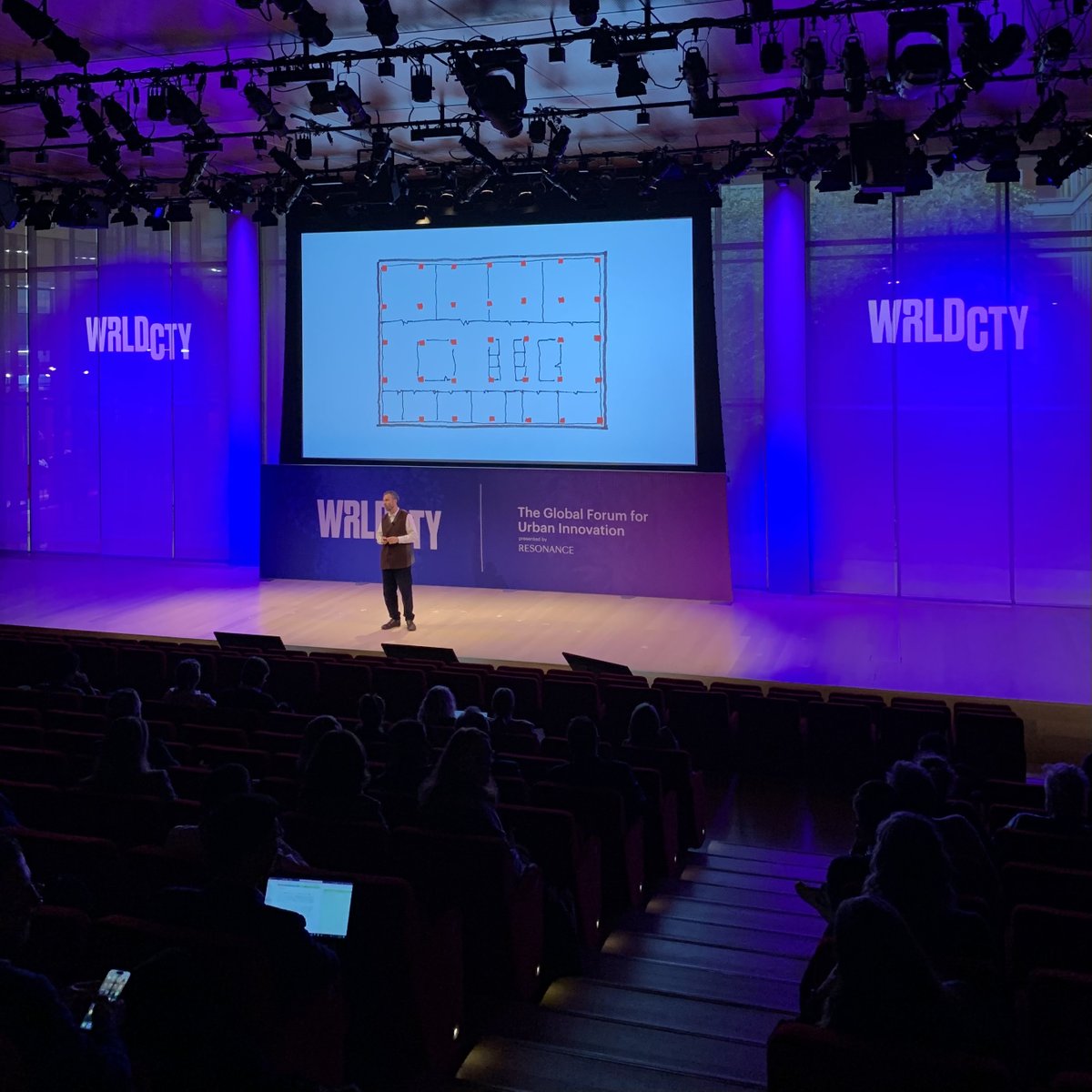 “We are living in an epidemic of boringness. How can we make places that inspire, and become temples of values” – #HeatherwickStudio at <a href="/wrldcty/">WRLDCTY</a>. #WRLDCTY