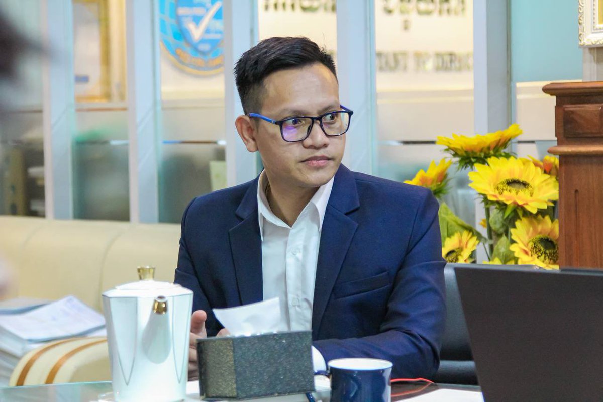 BELTEI_Test's tweet photo. BELTEI International Relations organized a weekly meeting to discuss some works which were completed in the previous week and set forth the action plan for the following week on October 4, 2022 at BELTEI International University President Office. https://t.co/AKzp2S6icu