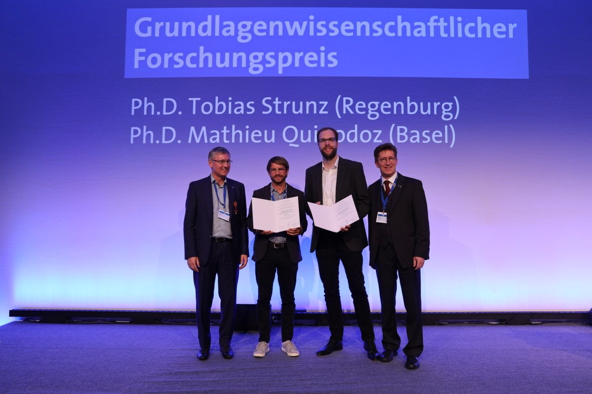 Congratulations to Mathieu Quinodoz for receiving an award from PRO RETINA DE and Retina Suisse for the project “Analysis of missense variants in the human genome reveals widespread gene-specific clustering and improves prediction of pathogenicity”! bit.ly/3SRpcrk