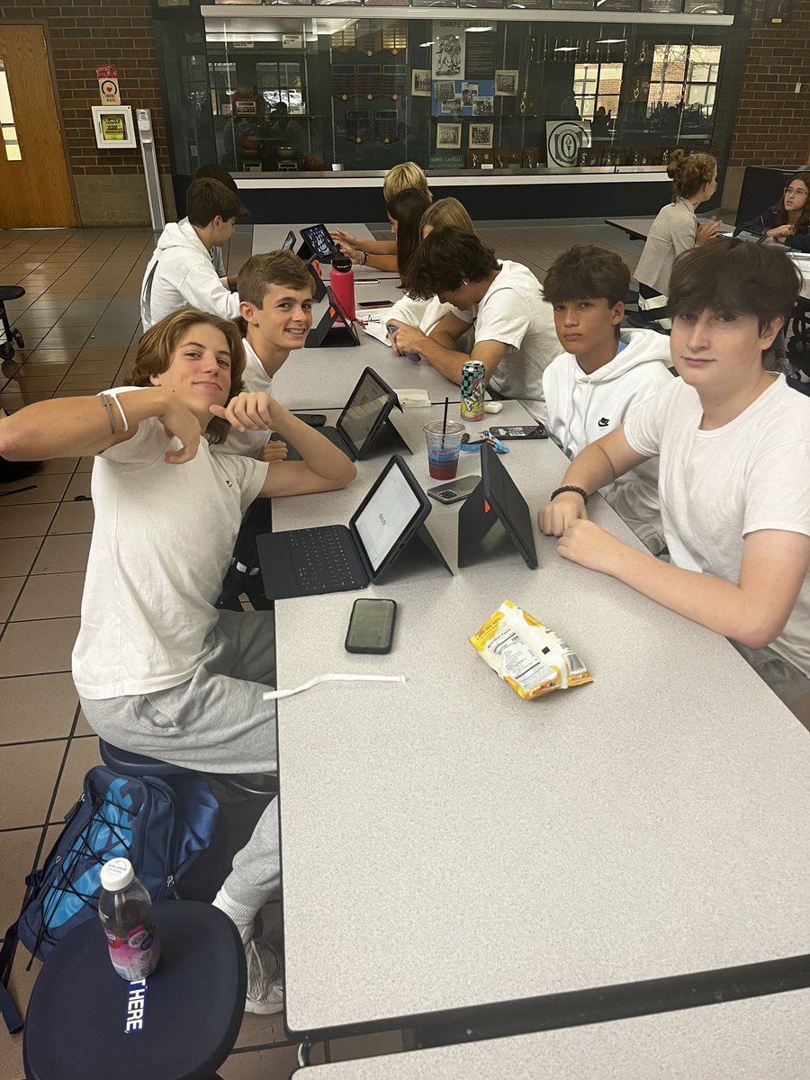 CLASS COLOR DAY! Which class did the best? 

💗 - 23NIORS 
💙 - JUNIORS
🖤 - SOPHOMORES 
🤍 - FRESHMEN