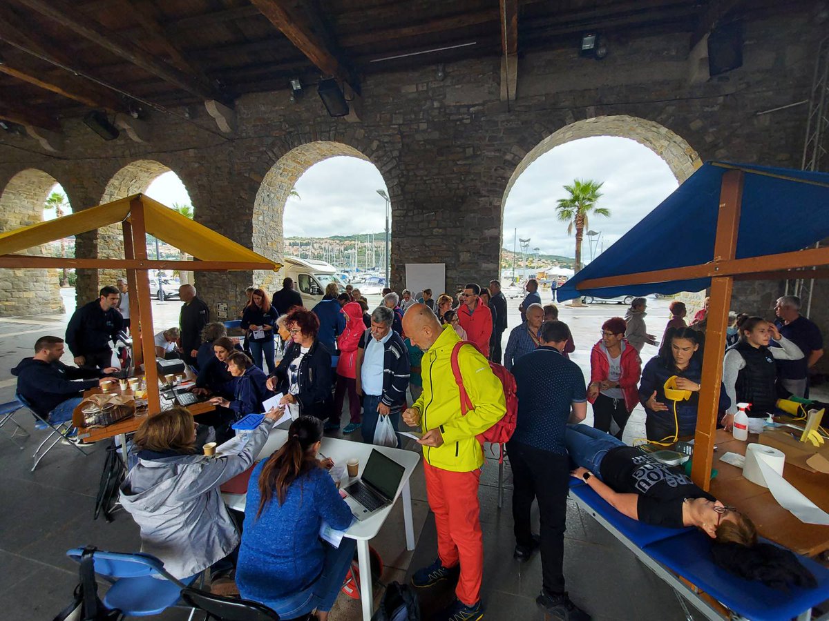 TwinBrainEU's tweet photo. Last Saturday we had fun in Koper. Measurements & lectures #ZnanjeZaZdravje #KnowledgeForHealth @TwinBrainEU @UrosMarusic #ZrsKoper https://t.co/9eaoKlKS7X
