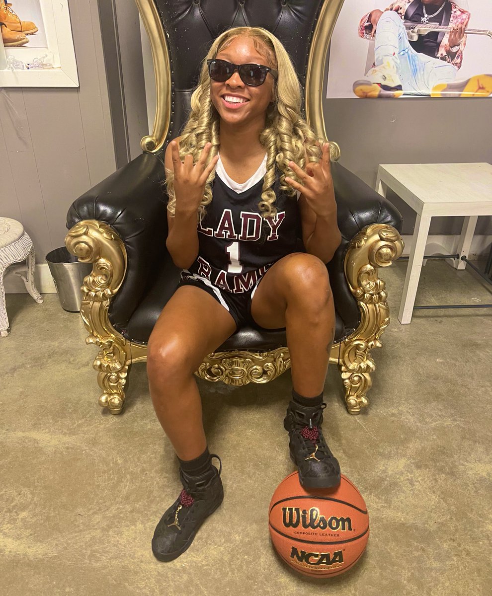 Deundria Stovall tweet media