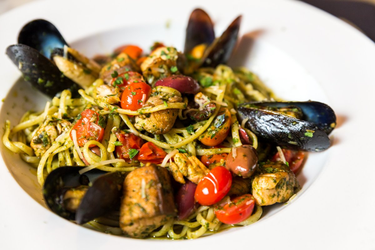 Weekdays are just easier when you have lunch with us to look forward to.  #MartiniItalianBistro #ItalianFood #AuthenticItalianFood #HappyHour