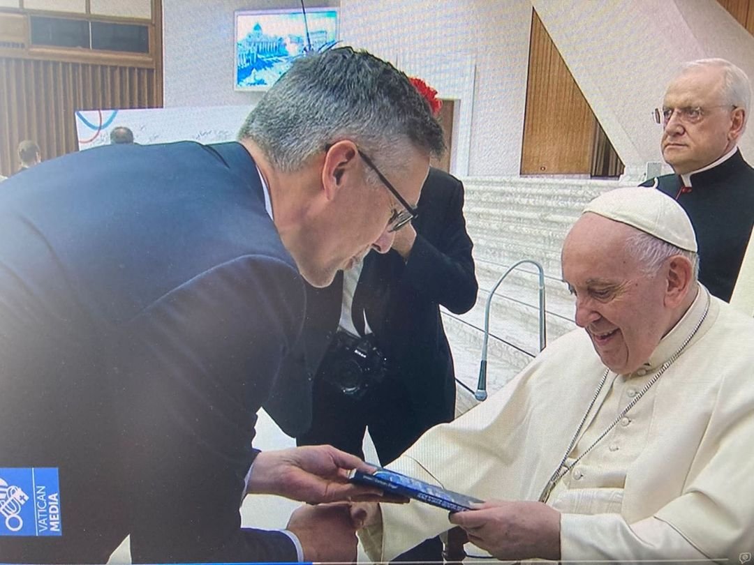 MattHoven's tweet photo. At the Sport for All Summit, I gave Pope Francis our new book, On the Eighth Day--and he liked it! A very special moment. @SJCUofA @archedmonton @ualberta @wipfandstock @ACSTANews @Pontifex https://t.co/R5Uw43v5g9