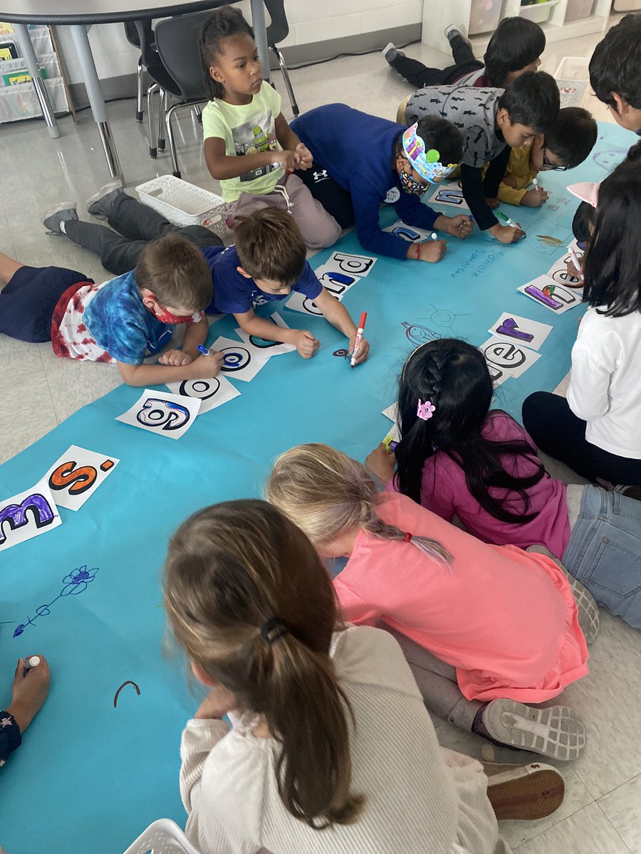 Having FUN getting ready for our FUN RUN!! Best part…these Kinders get to RUN through the banner they created before our Shark Frenzy FUN RUN!! <a href="/E_ThompsonES/">Elaine Thompson Elementary</a> #teamthompson #RUNforFUN #kinderkollaboration